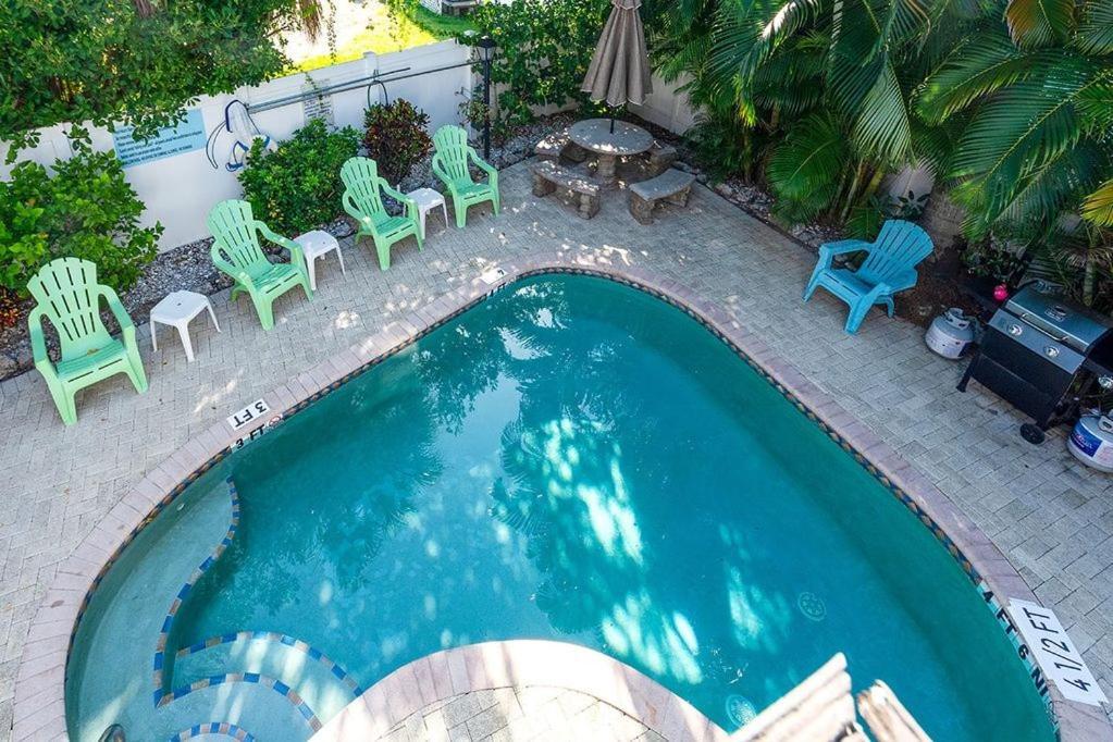 Beach Getaway Pool Condo Between The Island Marina And Beach Bradenton Beach Exterior foto